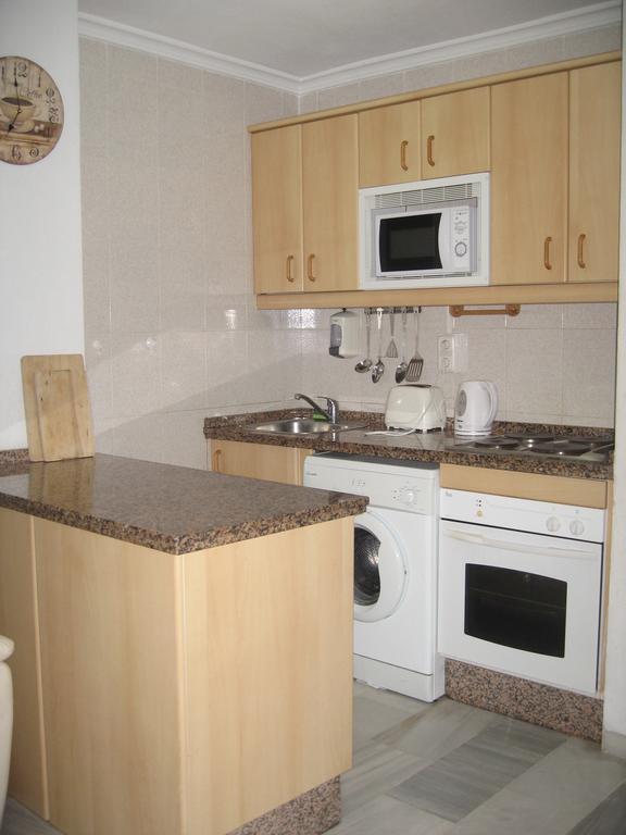 Costa Del Sol Apartment เบนัลมาเดนา ห้อง รูปภาพ