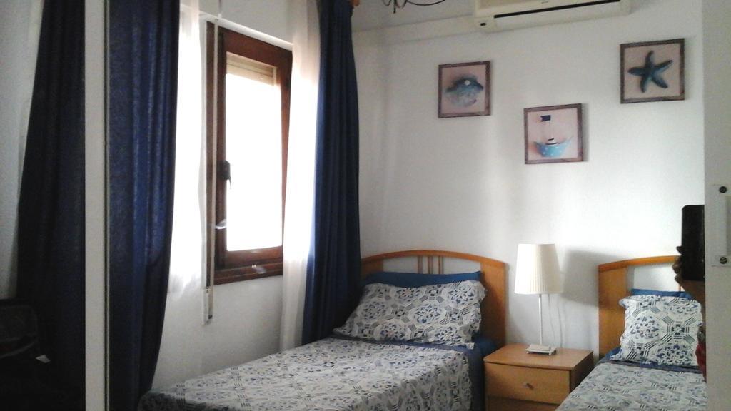 Costa Del Sol Apartment เบนัลมาเดนา ห้อง รูปภาพ